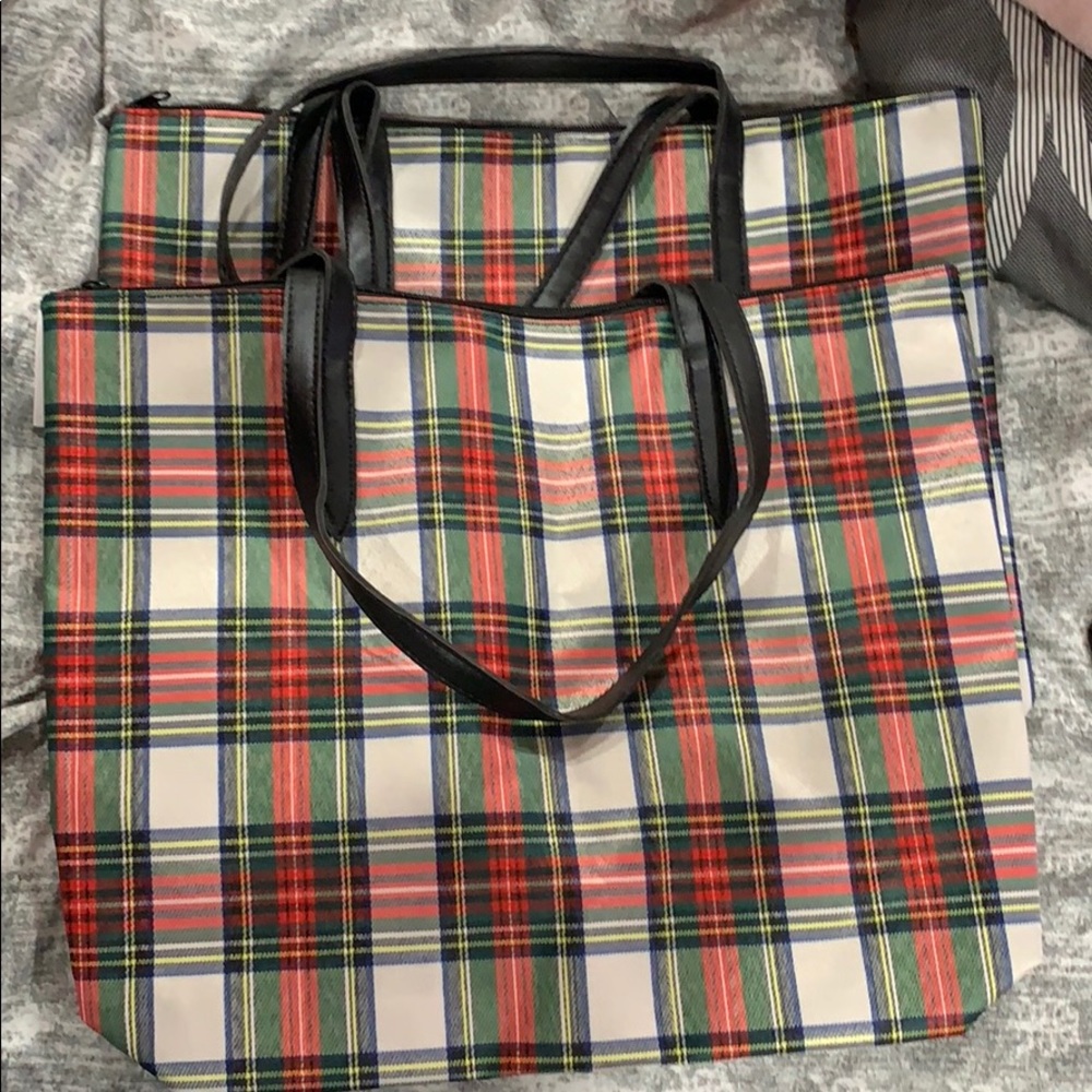 2 totes